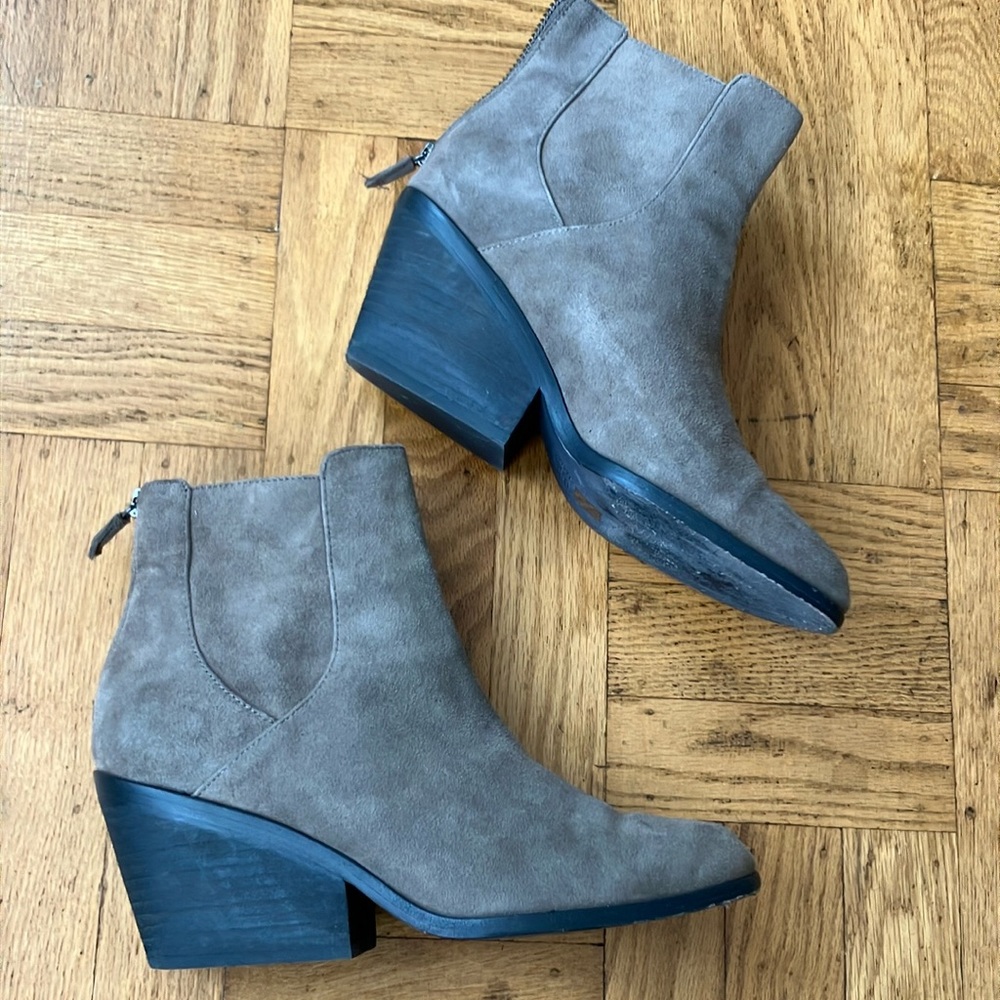 Eileen Fisher Suede Booties size 9